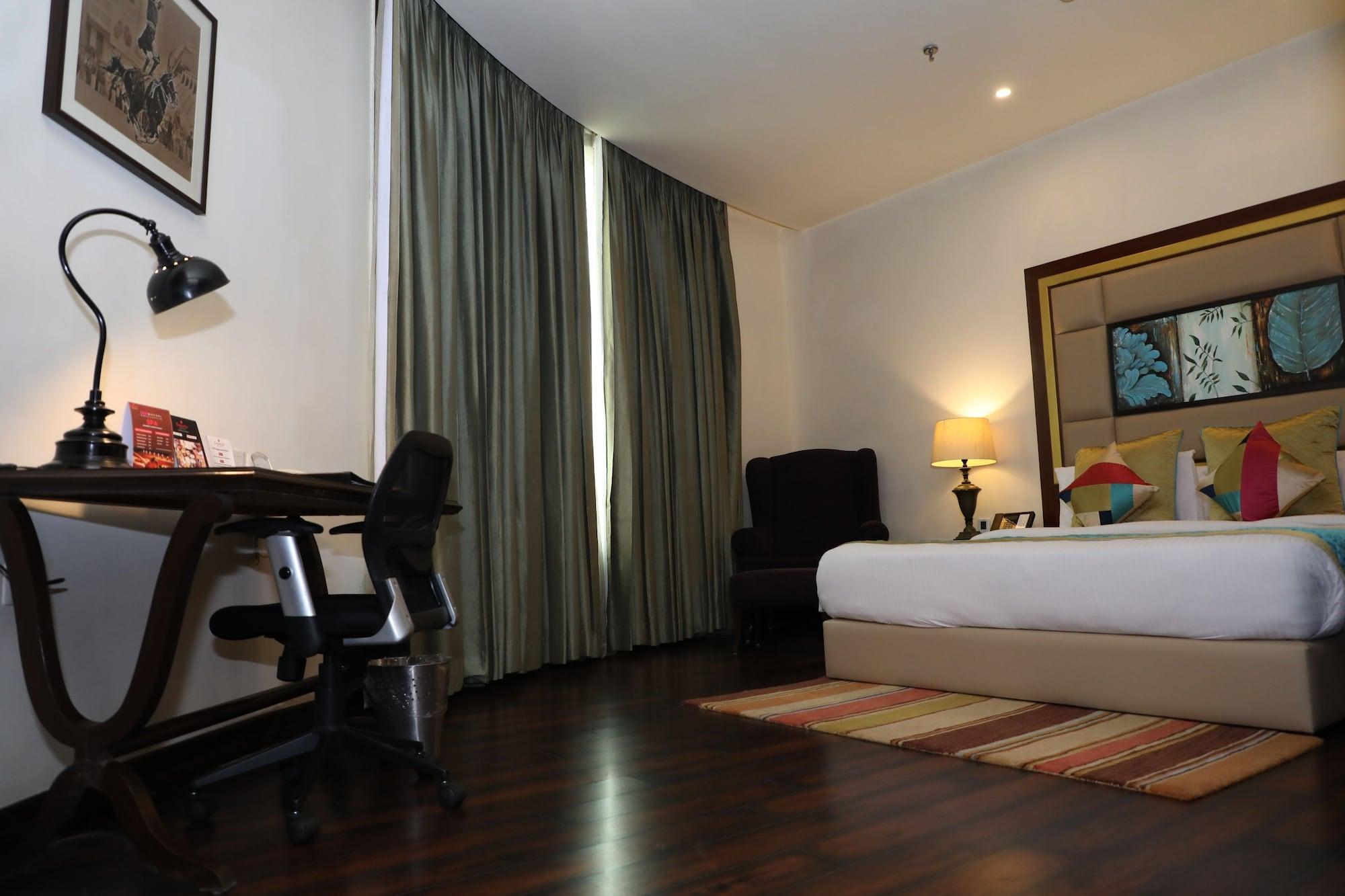 Ramada By Wyndham Jalandhar City Center Exterior photo