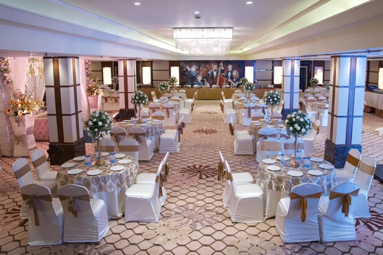 Ramada By Wyndham Jalandhar City Center Exterior photo