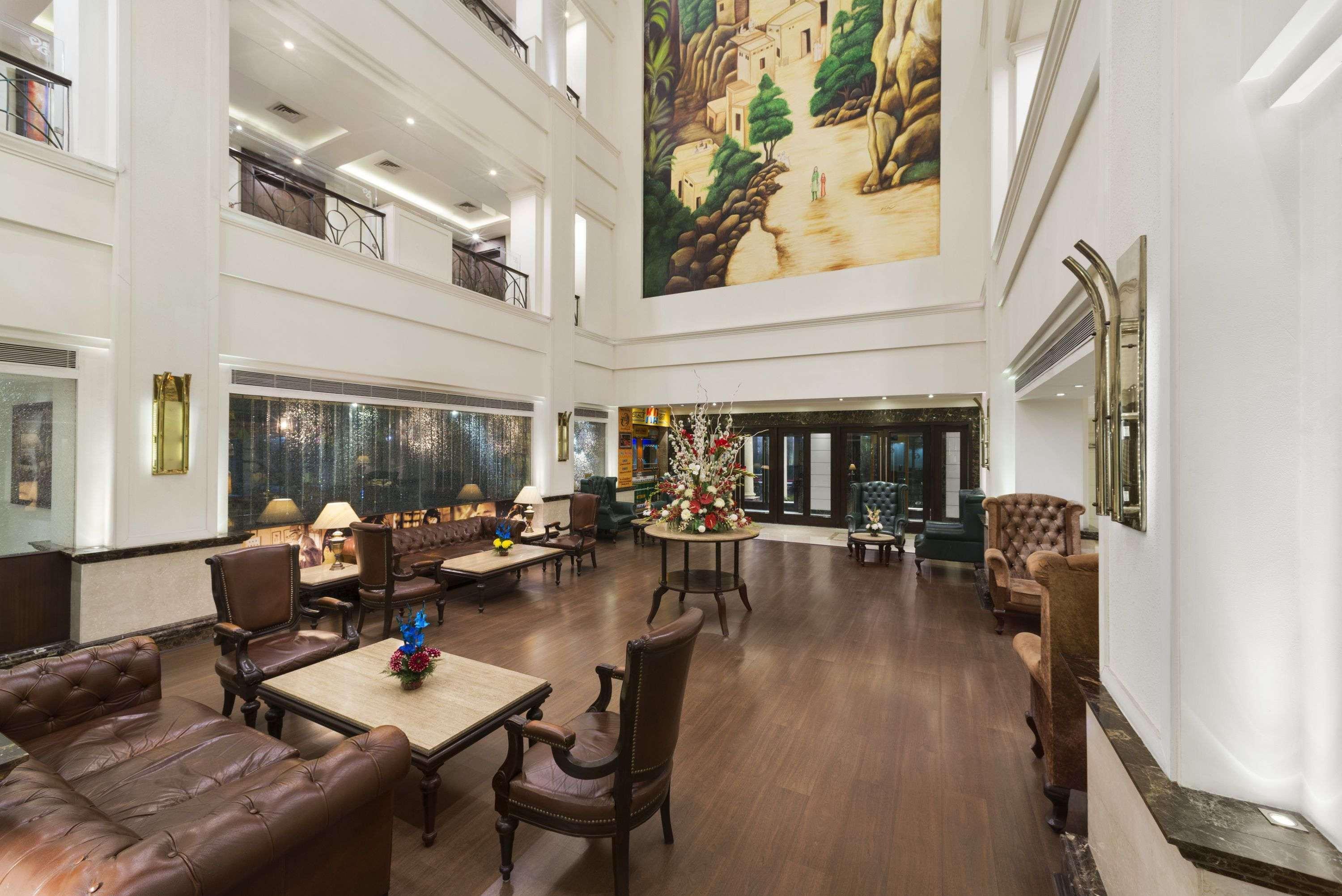 Ramada By Wyndham Jalandhar City Center Exterior photo