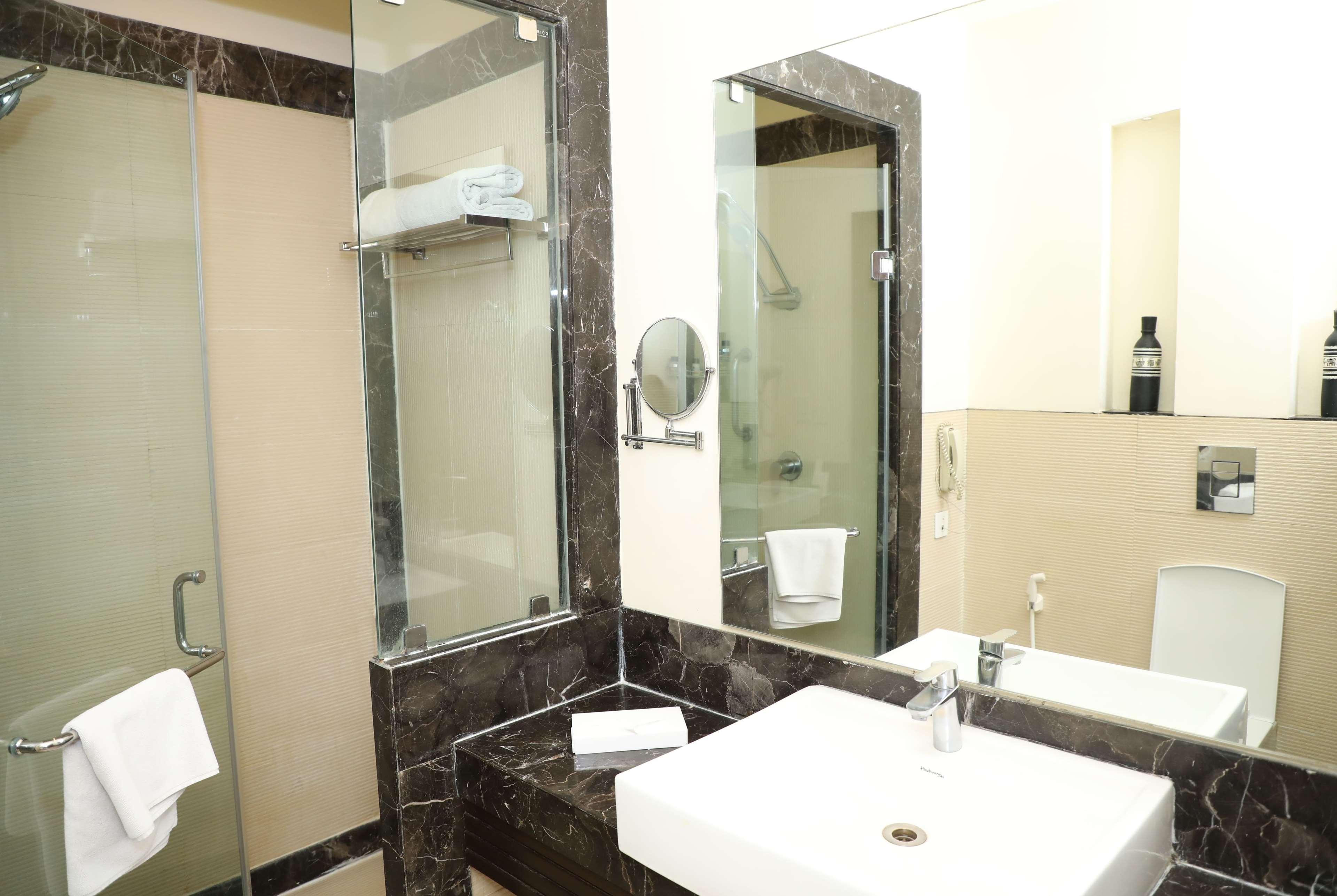 Ramada By Wyndham Jalandhar City Center Exterior photo
