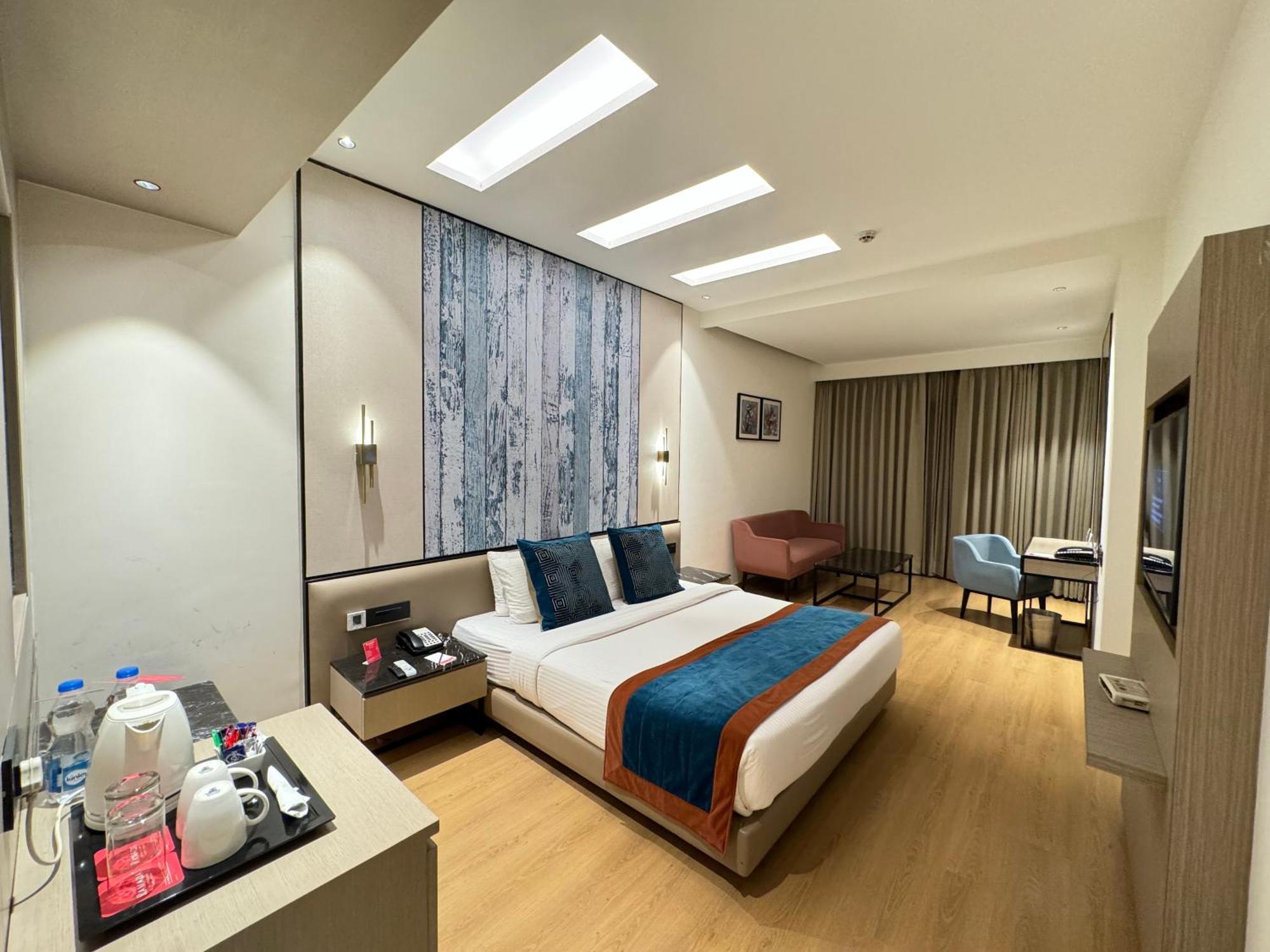 Ramada By Wyndham Jalandhar City Center Exterior photo