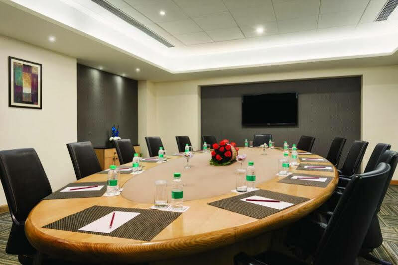 Ramada By Wyndham Jalandhar City Center Exterior photo