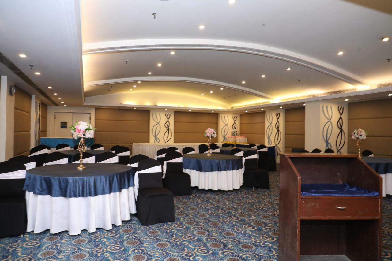 Ramada By Wyndham Jalandhar City Center Exterior photo